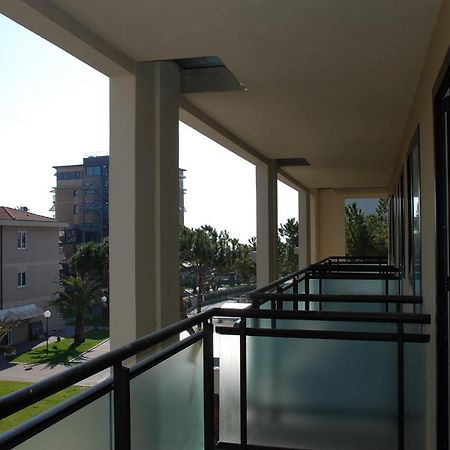 Hotel Caesar Residence & Spa 利多迪卡马约雷 外观 照片
