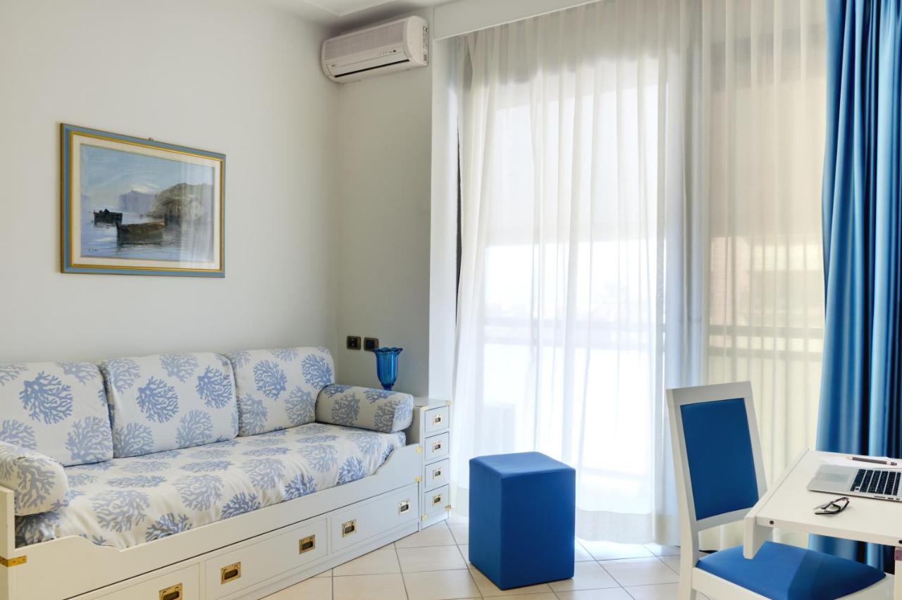 Hotel Caesar Residence & Spa 利多迪卡马约雷 外观 照片