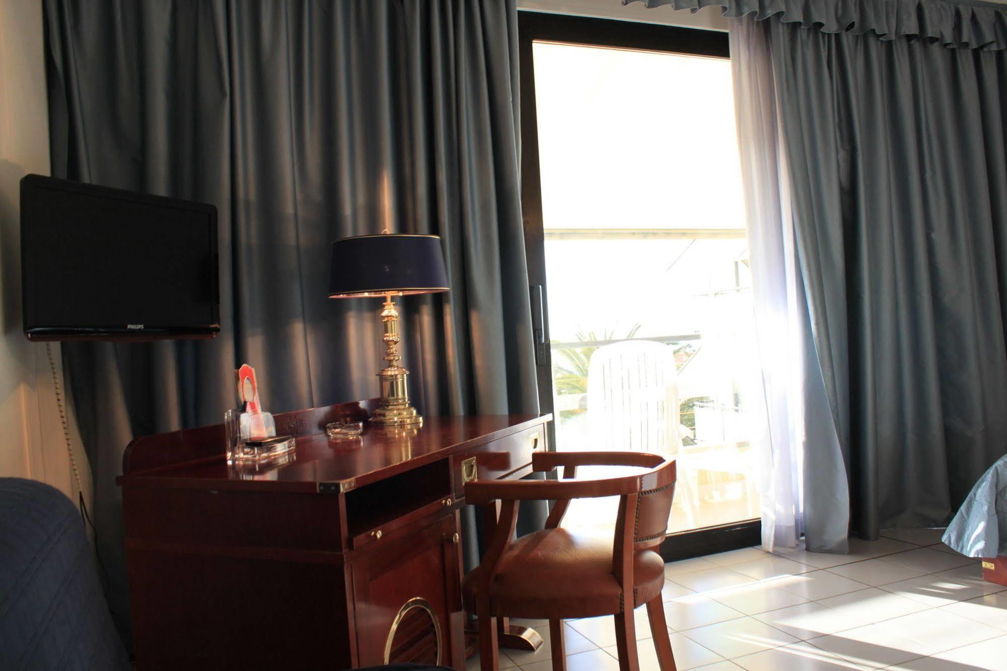 Hotel Caesar Residence & Spa 利多迪卡马约雷 外观 照片