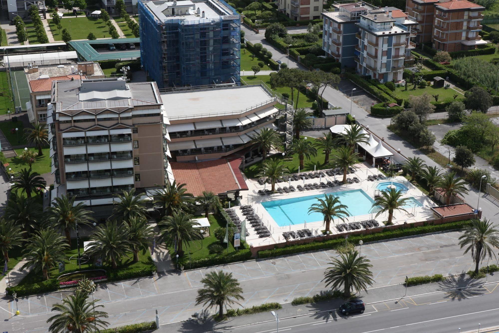 Hotel Caesar Residence & Spa 利多迪卡马约雷 外观 照片
