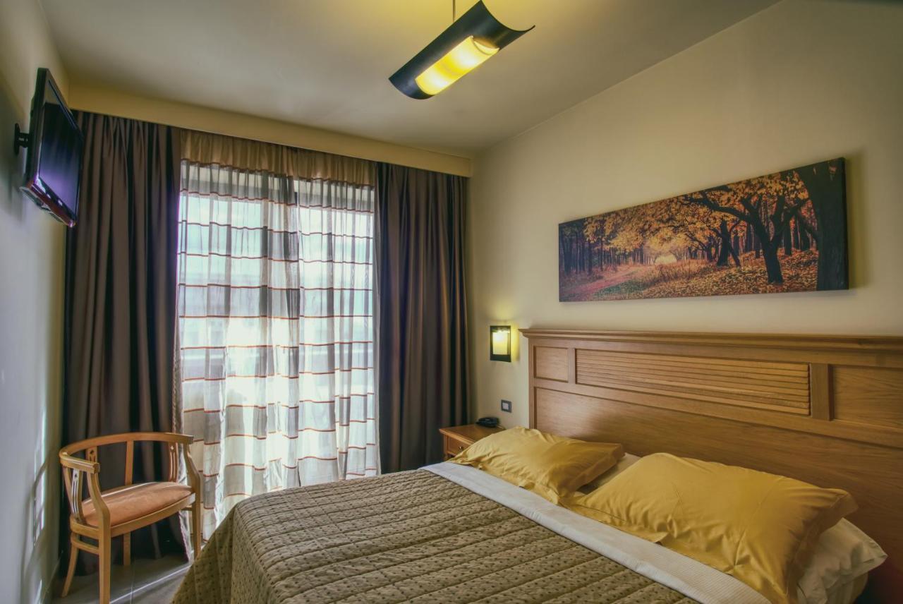 Hotel Caesar Residence & Spa 利多迪卡马约雷 外观 照片