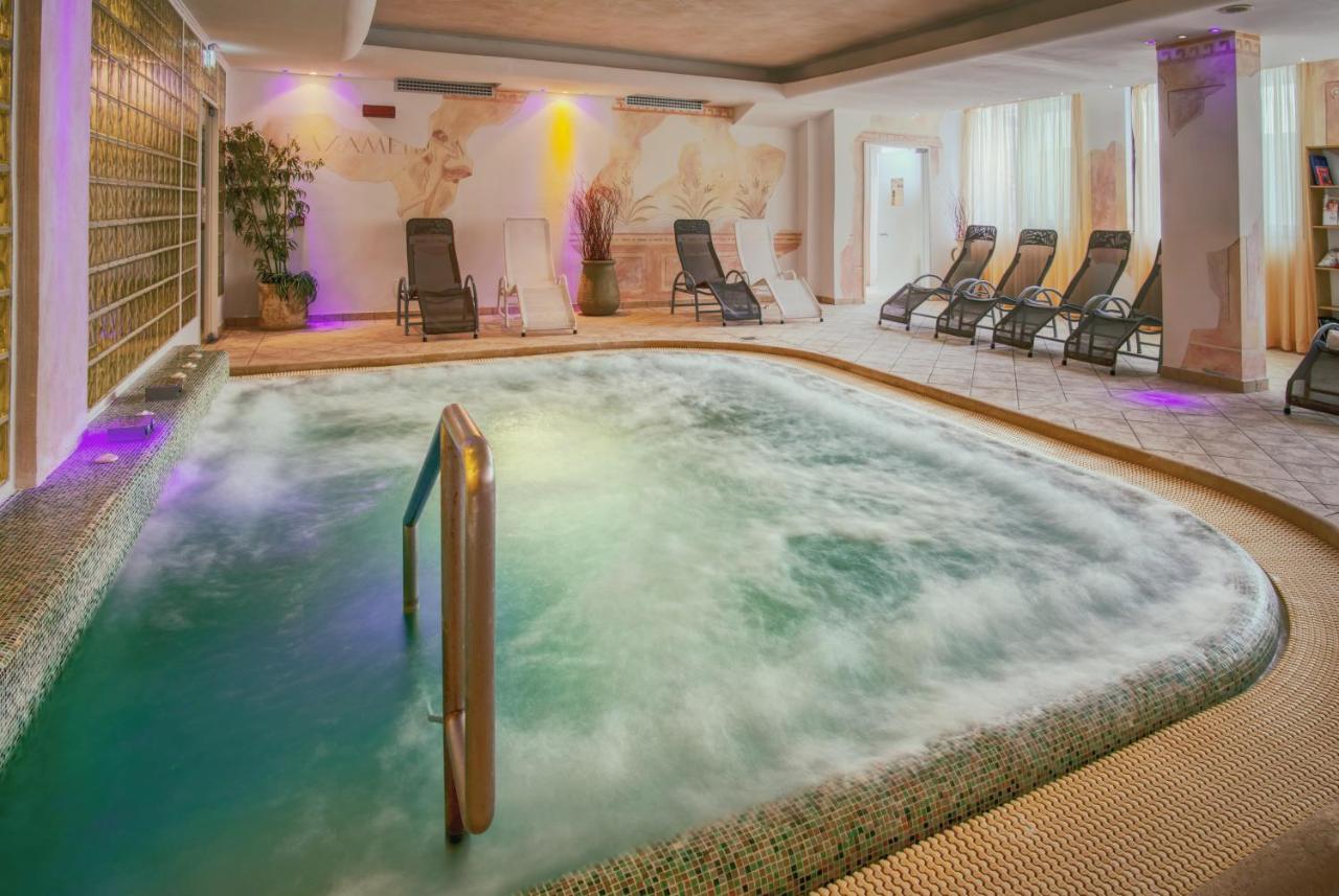 Hotel Caesar Residence & Spa 利多迪卡马约雷 外观 照片